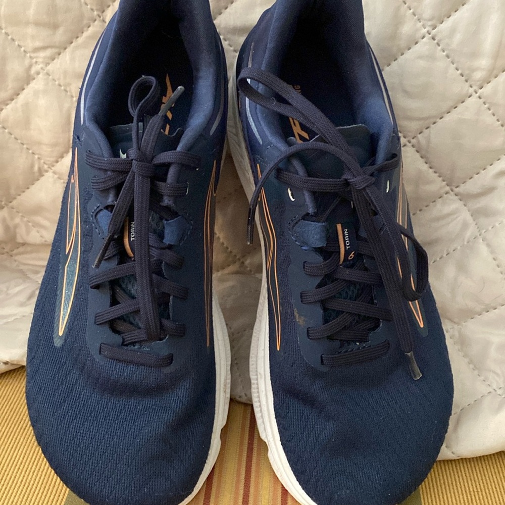Size 8 Altra Torin 6